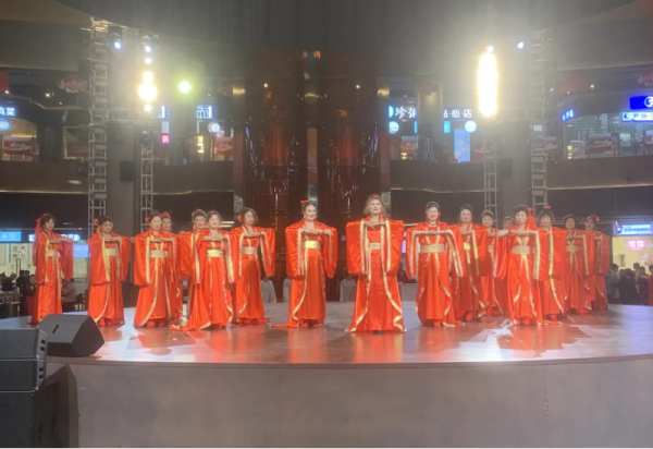 “情暖金秋 爱在重阳”哈尔滨冰雪大世界重阳节文艺演出活动圆满落幕