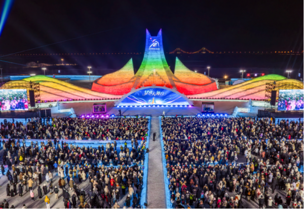 “明星盲盒”拆不停！哈尔滨冰雪大世界梦想大舞台欢迎各位来打卡