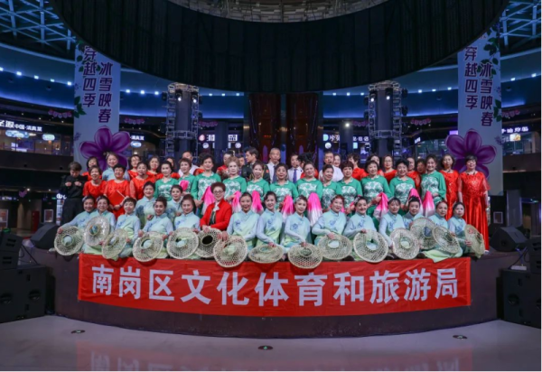 南岗区文旅局“致敬劳动者”公益专场演出向劳动者献上深情礼赞