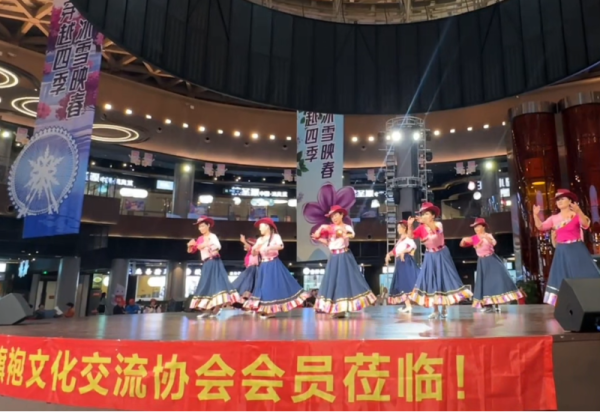 艺术盛宴绽放 文化焕新活力 两场公益演出在哈尔滨冰雪大世界精彩上演