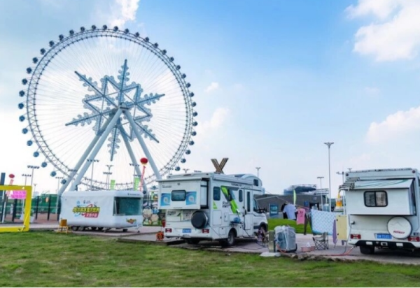 秋染冰城,房车赴约!哈尔滨冰雪大世界自驾房车集散地,解锁双节旅居新浪漫