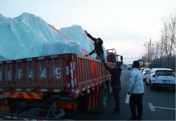 精准细致 昼夜值守 第二十七届哈尔滨冰雪大世界验冰进行时