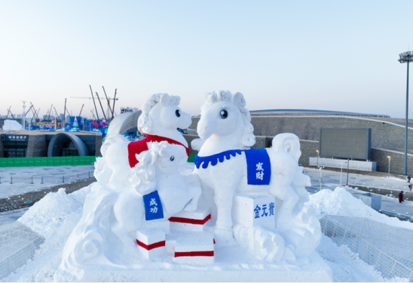 “童话小马一家”穿上彩色服饰，全面完工等你来打卡！