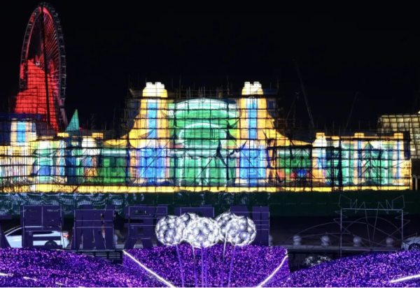 主形象大门完工 第二十七届哈尔滨冰雪大世界邀您共赴冰城之约