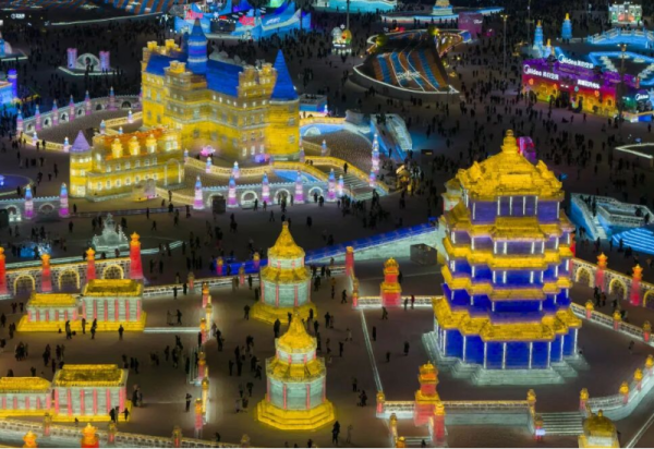 【媒体关注】中外游客相聚“尔滨”体验冰雪跨年