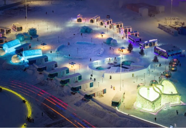 冬日顶配！冰雪温泉营地美爆了，刷新冬日住宿天花板！