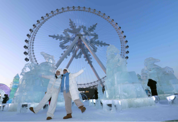 【媒体关注】万马奔腾迎新春 马年冰雕雪塑引打卡热潮