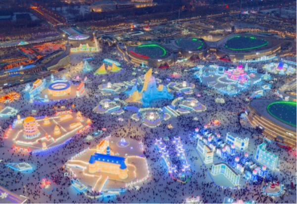 正月初三 第二十七届哈尔滨冰雪大世界单日客流破12万 创历史新高