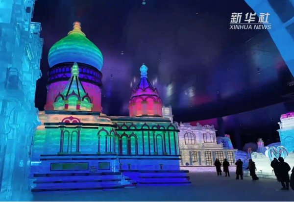 【新华社报道】梦幻冰雪馆解锁“反季冰雪游”文旅新体验